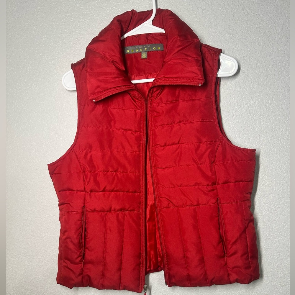 Kenneith Cole women’s large Red puffer vest